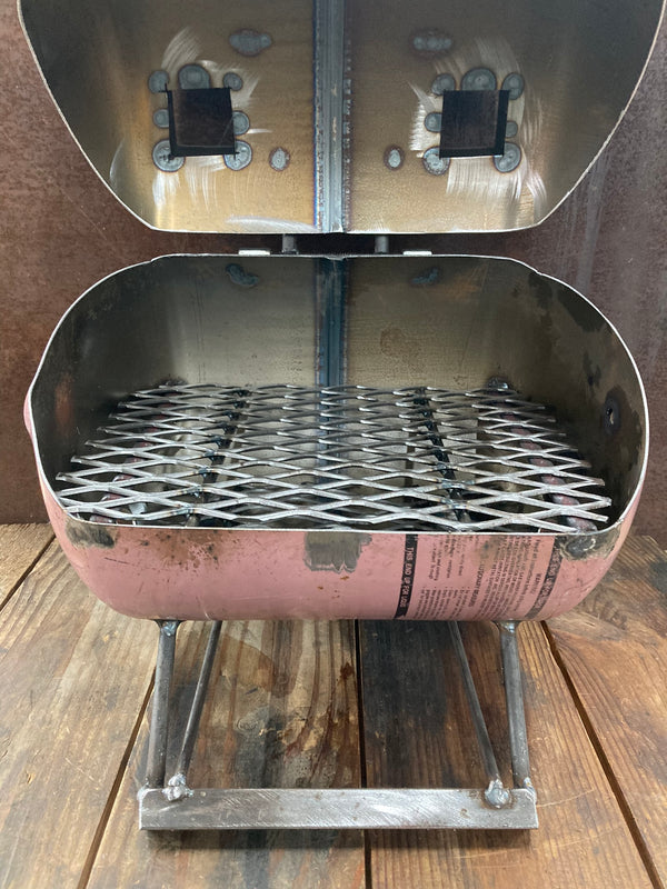 Famously Original® Cackalacky® "Mini Pig" Charcoal Grill